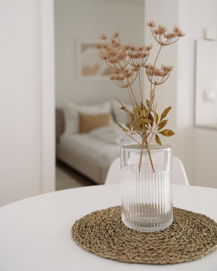 Apartment Stylish & Modern - Private Garden & Free Parking Wien